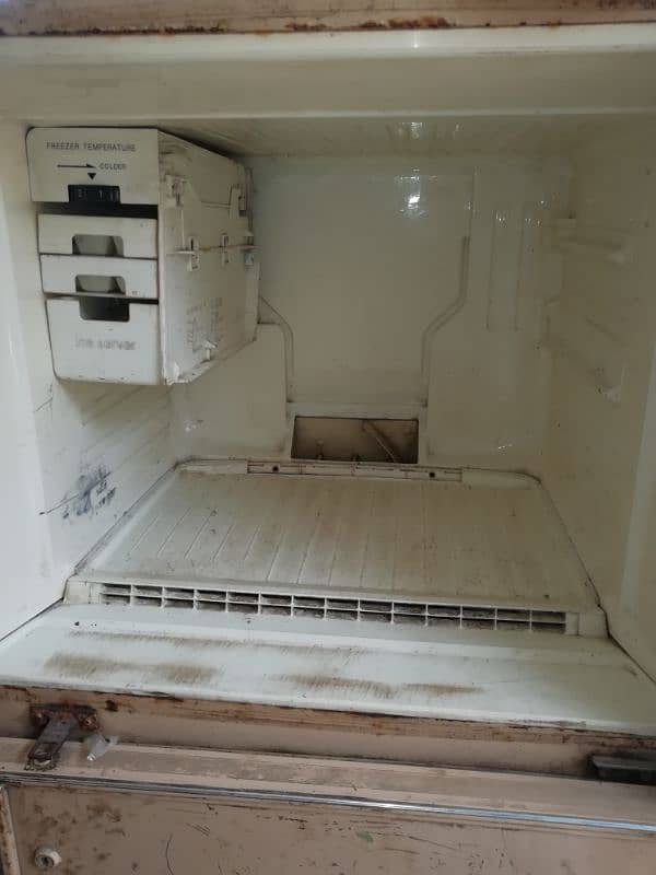 National Fridge D-frost 13 cubic 0