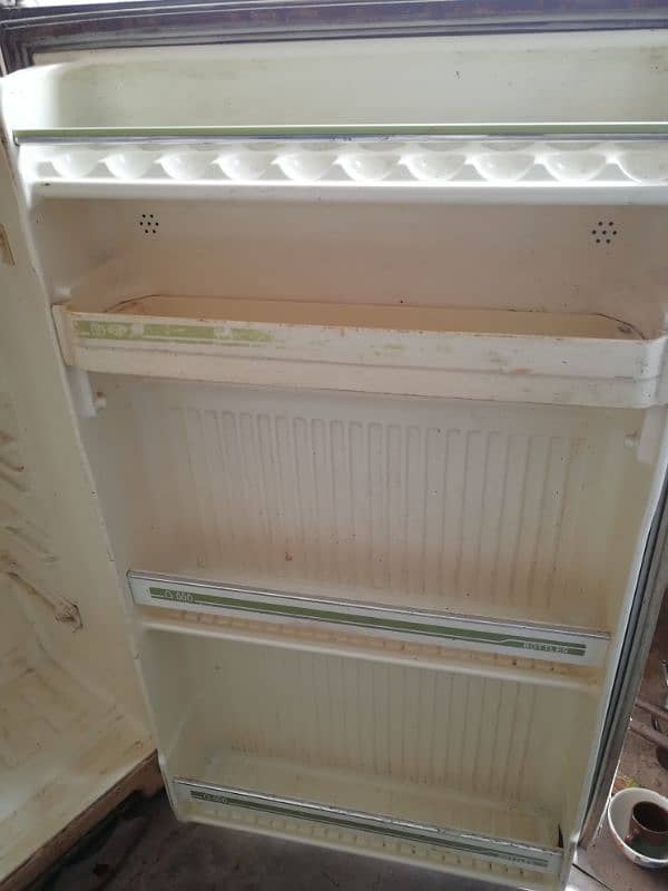 National Fridge D-frost 13 cubic 3