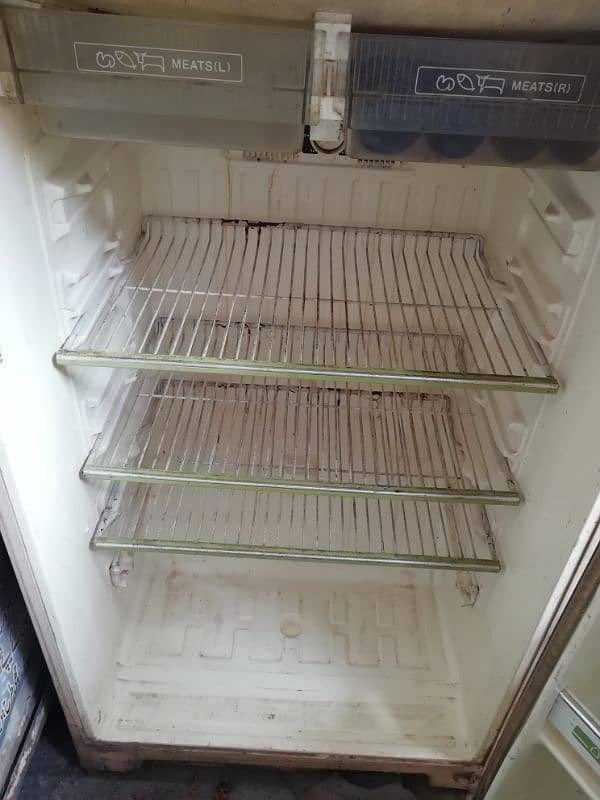 National Fridge D-frost 13 cubic 5
