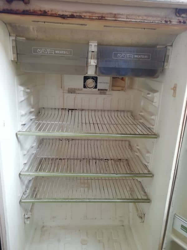 National Fridge D-frost 13 cubic 6