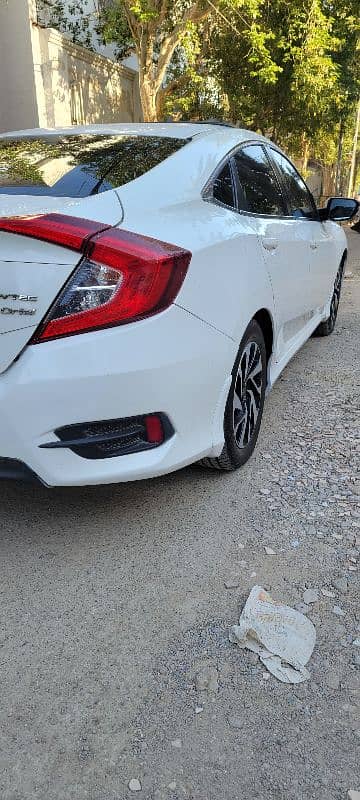 Honda Civic Oriel 2017 4