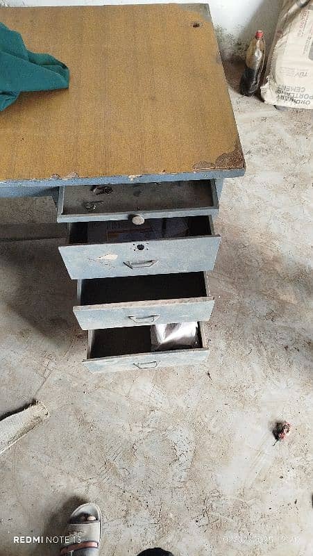 Office Table 0
