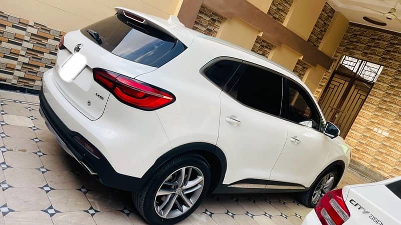 MG HS 2021 1