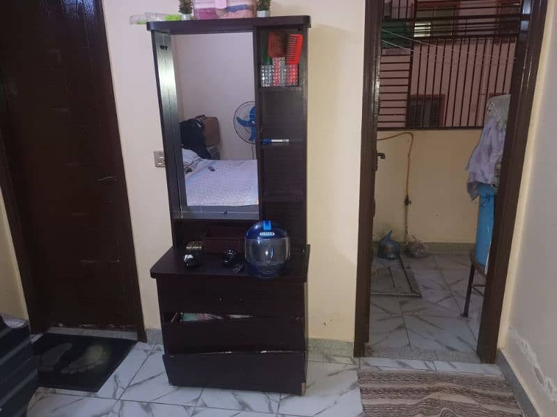 dressing table 1