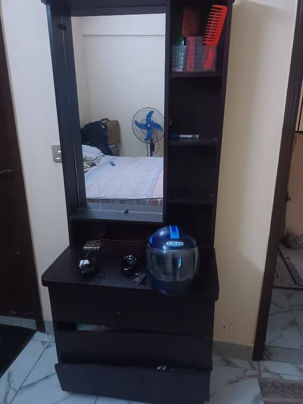 dressing table 4