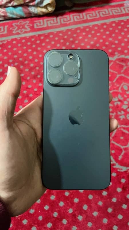 IPhone 15 Pro Max 0
