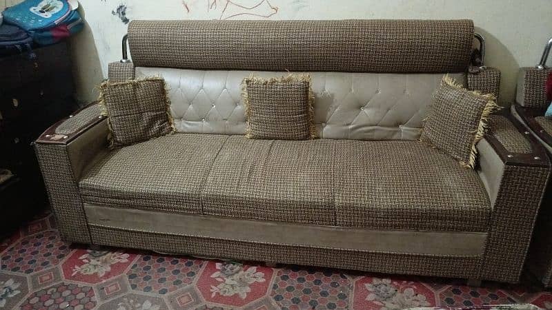 Sofa set 5 sitting urgent sale 0