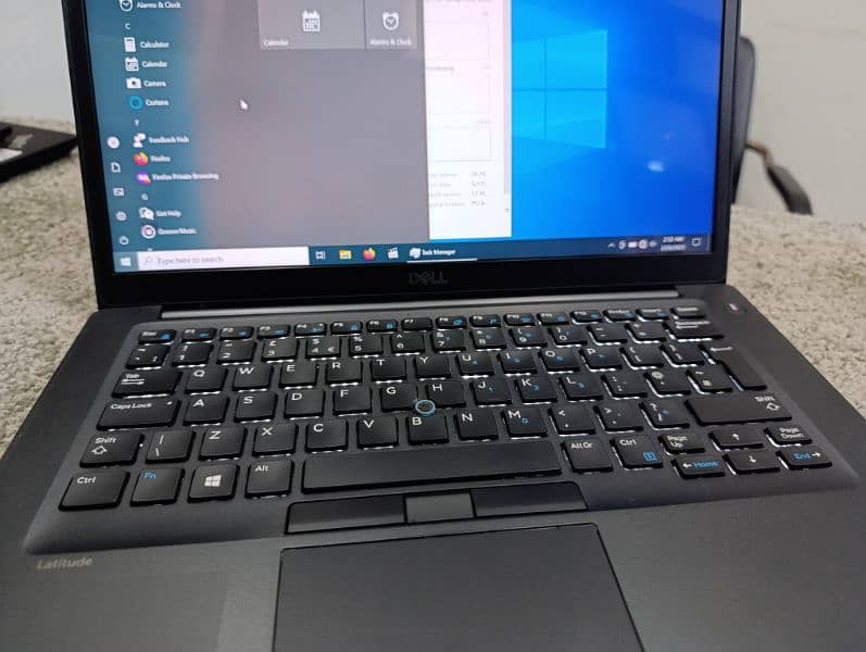 Dell 7480 i5 7th gen slim and beautiful machine 12