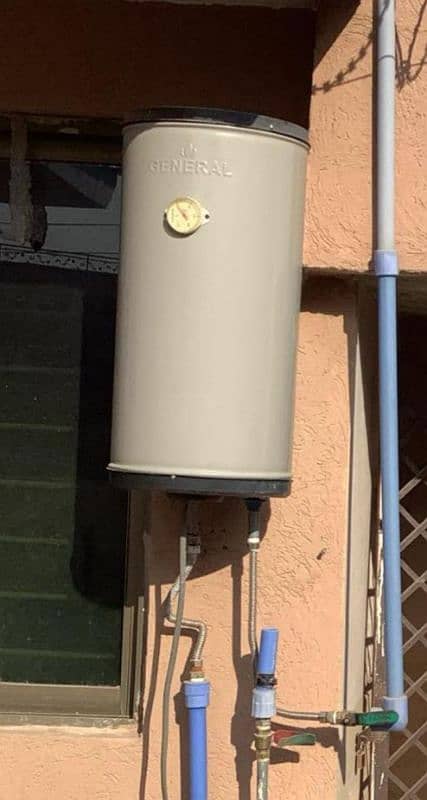 General geyser 15 gallon 1