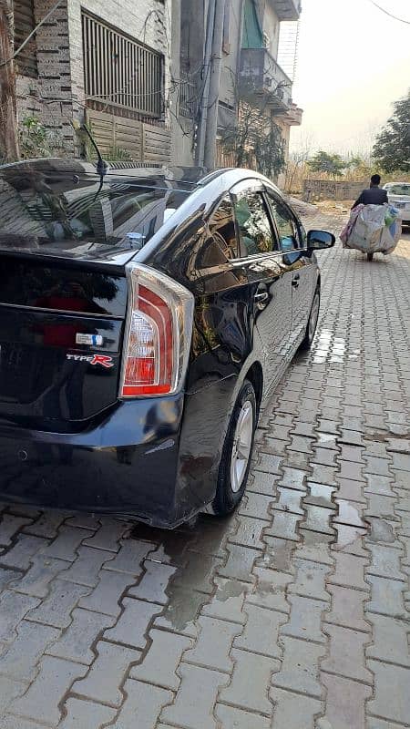 Toyota Prius 2011 3