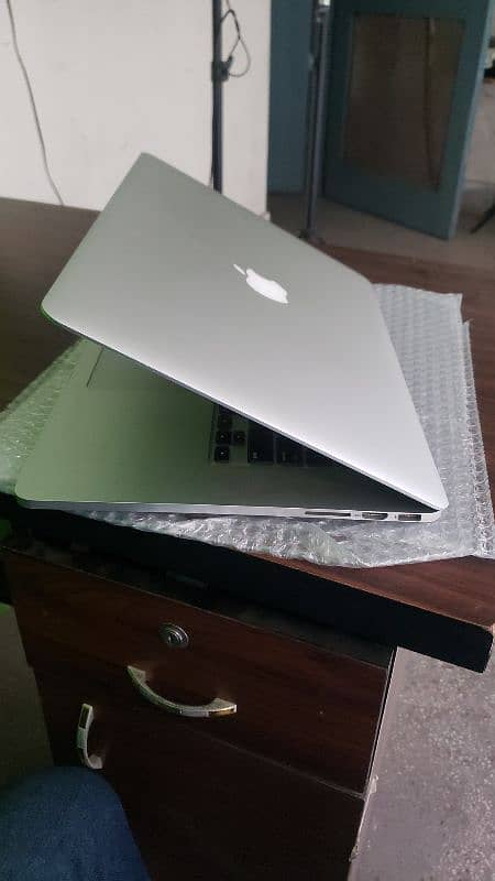 MacBook Pro 2015 | Core i7 | 16GB/128GB |  | 10/10 Condition 2