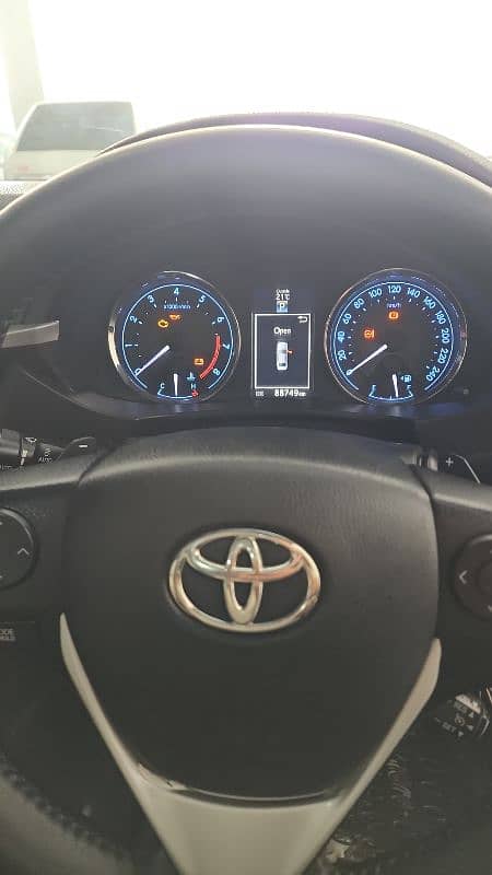 Toyota Altis Grande 2017 1