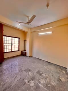 3RD FLOOR CORNER APARTMENT AVAILABLE FOR SALE