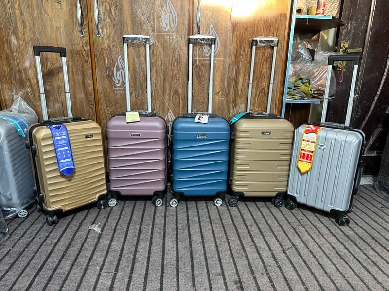 Luggage bags/ travel suitcases/ trolley bags/ travel trolley/ attachi 1