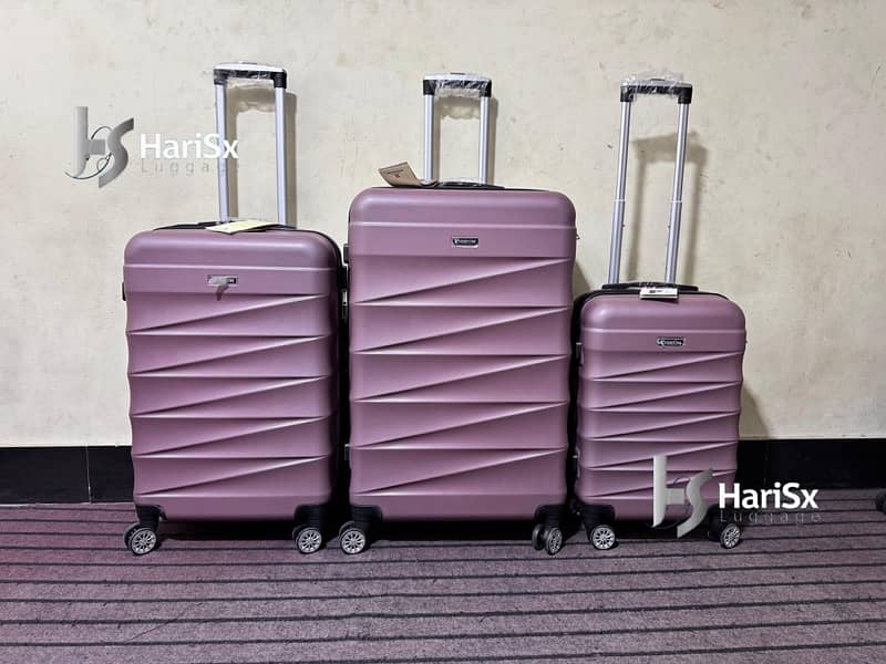 Luggage bags/ travel suitcases/ trolley bags/ travel trolley/ attachi 0