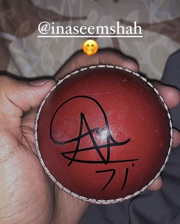 NASEEM SHAH SIGNED PRACTICE BALL 0