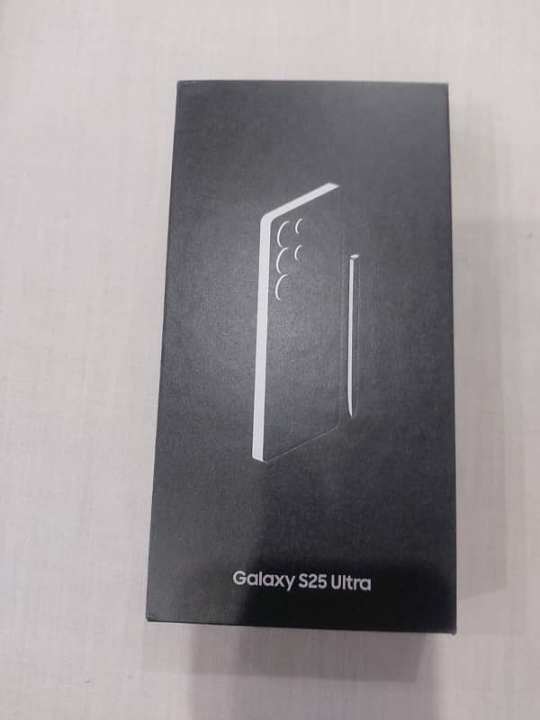 Samsung S25 Ultra Box pack 0