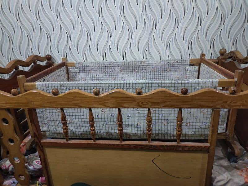 Baby cot 3