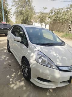 Honda Fit shuttle 2012 hybrid 1.3