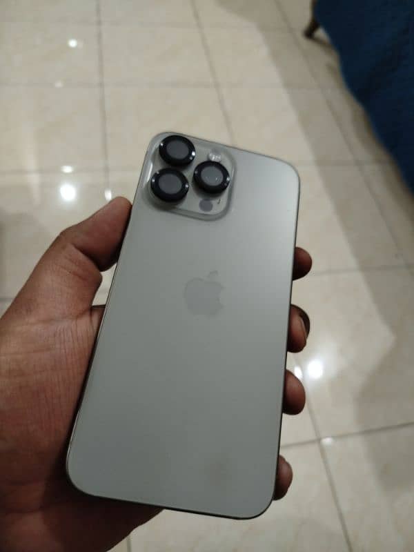 iPhone 15 pro max 0