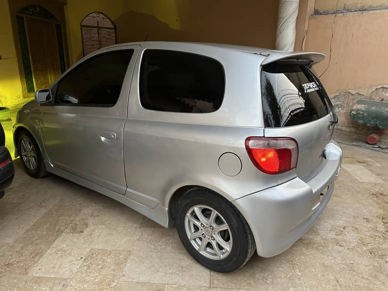 Toyota Vitz 2000 14