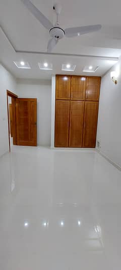 Upper Portion For Rent In G-13 (4 Marla)