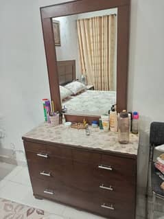 Dressing table