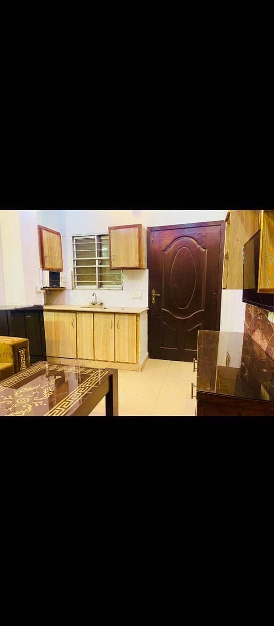 Fully Furnished 1-Bed Lounge (Balcony)Apartment For Rent 1s Floor, Johar Town, 400 Square Feet 4