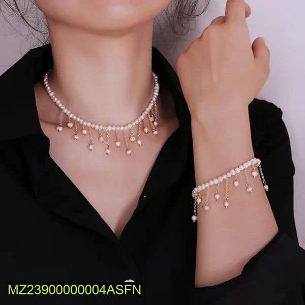 Beautiful Pearl Necklace Set 0