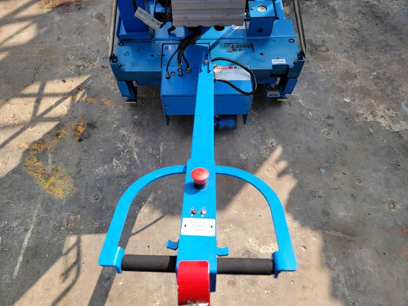 GENIE IWP-30S Self Propelled Driven 36 Ft Man Lift Scissor Lift 4 Sale 8