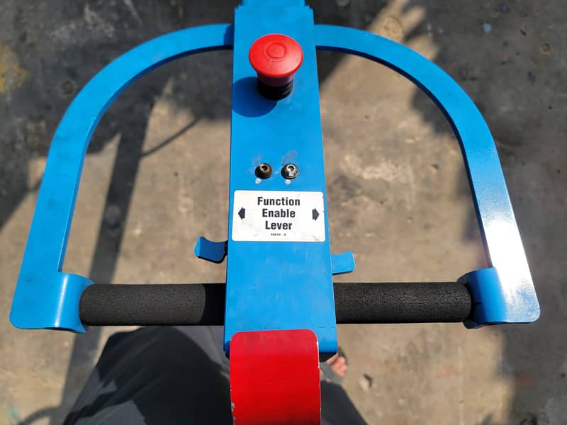 GENIE IWP-30S Self Propelled Driven 36 Ft Man Lift Scissor Lift 4 Sale 9