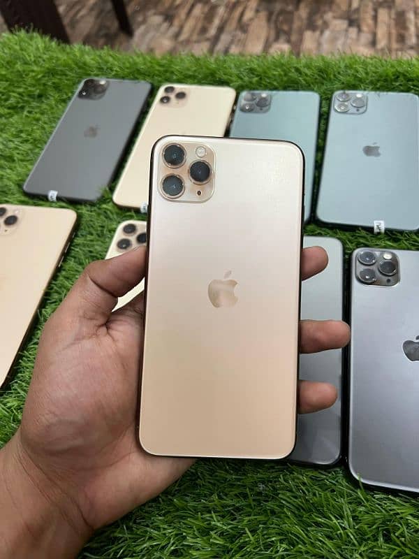 Iphone 11 pro max 512 GB 100 battery water pack 3