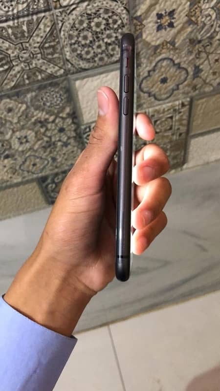 Iphone 11 urgent for sale 4