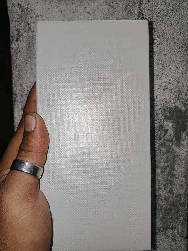 Infinix zero 30 white 2