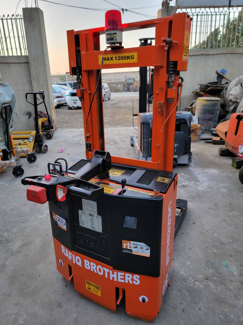 CARR EFFE 1200 Kg Stand on Full Electric Stacker Lifter Forklift 19