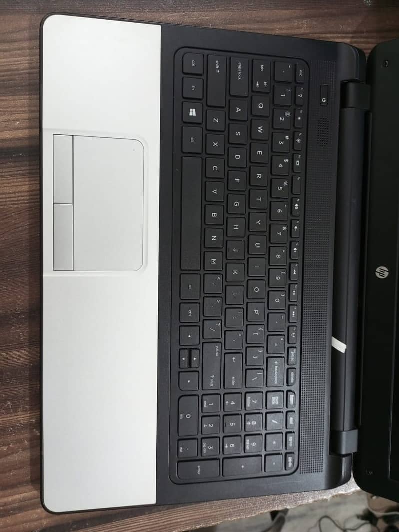 HP Pavilion 15 Netbook Core i5 G1 4th Gen 8GB RAM 500GB HDD= 6