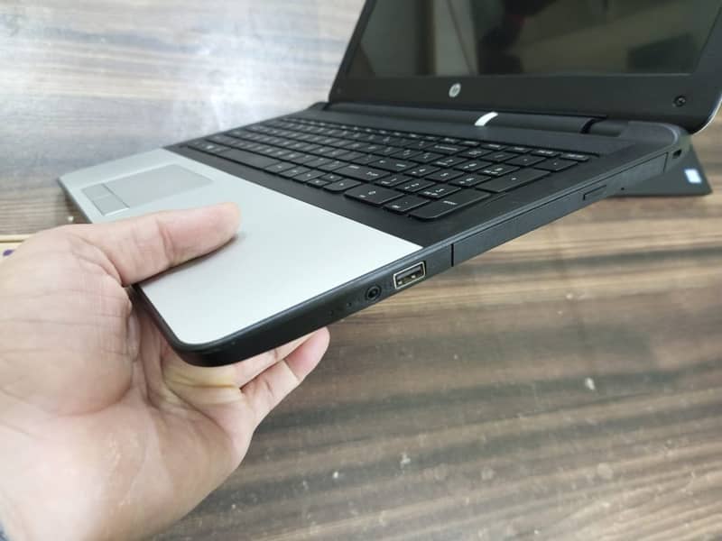 HP Pavilion 15 Netbook Core i5 G1 4th Gen 8GB RAM 500GB HDD= 12