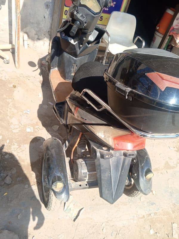 three wheeler 50cc  lectrix company 5