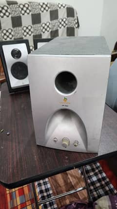 SP800 speakers