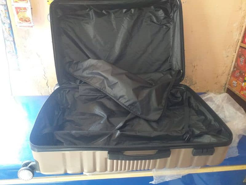 Suit case for travel or wedding 3