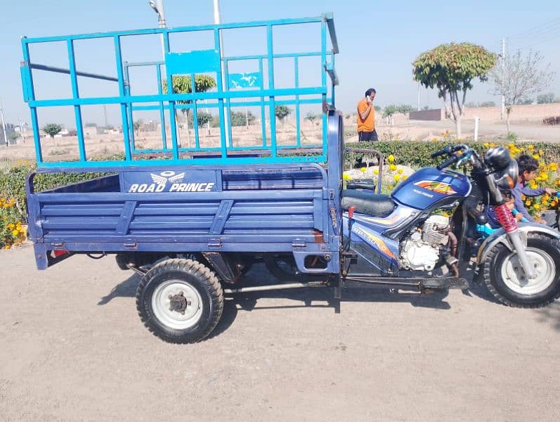 Good condition Road Prince 150cc loader Rickshaw for sale. 0