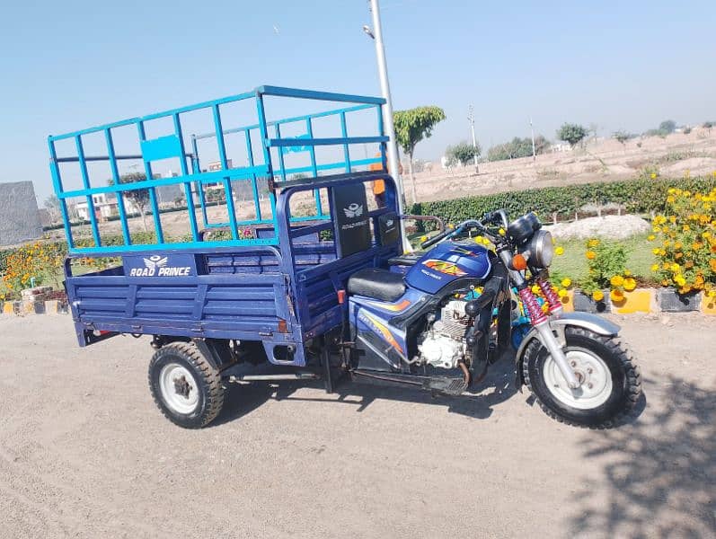 Good condition Road Prince 150cc loader Rickshaw for sale. 2