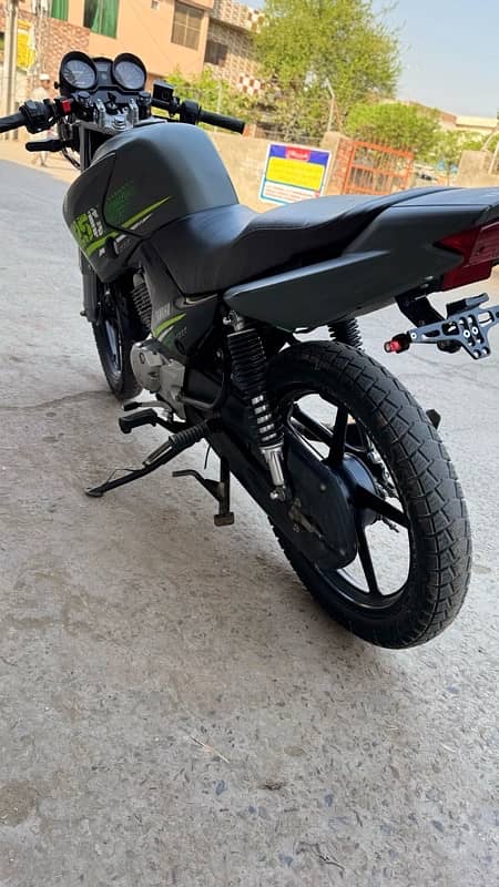 YBR 125 G gray special edition 3