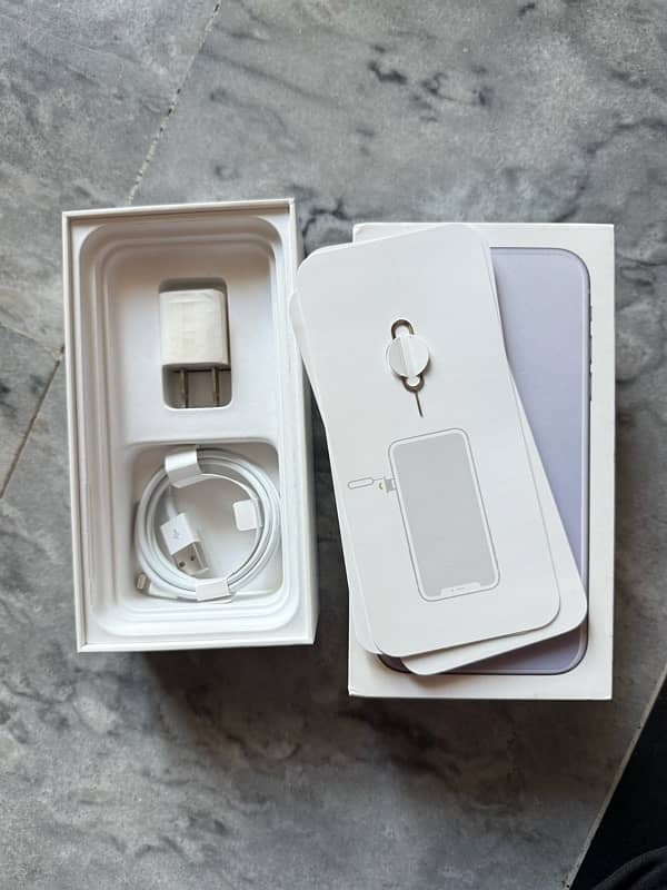 iPhone 11 128gb PTA Approved 8