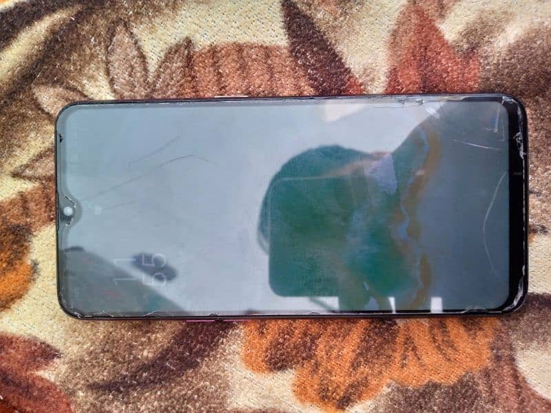 OPPO f9 ram4 rom 64 in 10 /9 condition 2