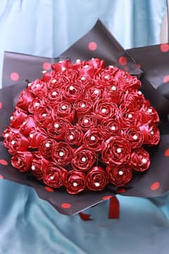 Satin roses bouquet with glitter