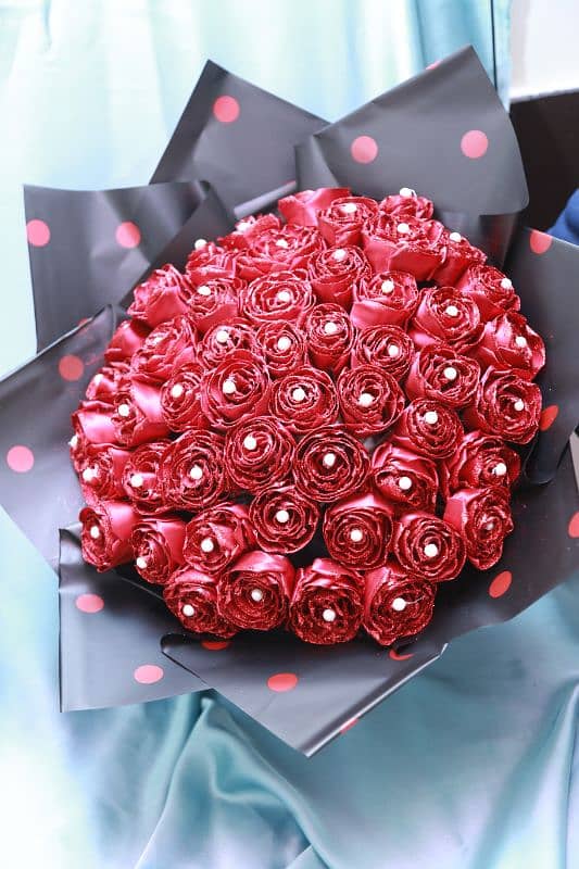 Satin roses bouquet with glitter 2