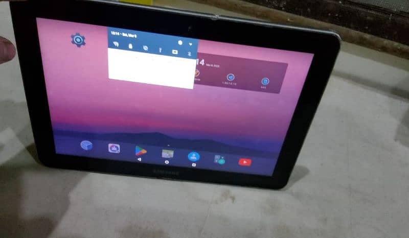 Samsung 10" tab in good condition with reasonable price 2