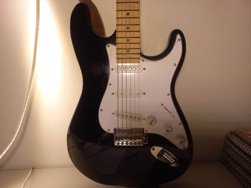 electric guitar with amp (NEW) urgent !!!!  +923338573728 1