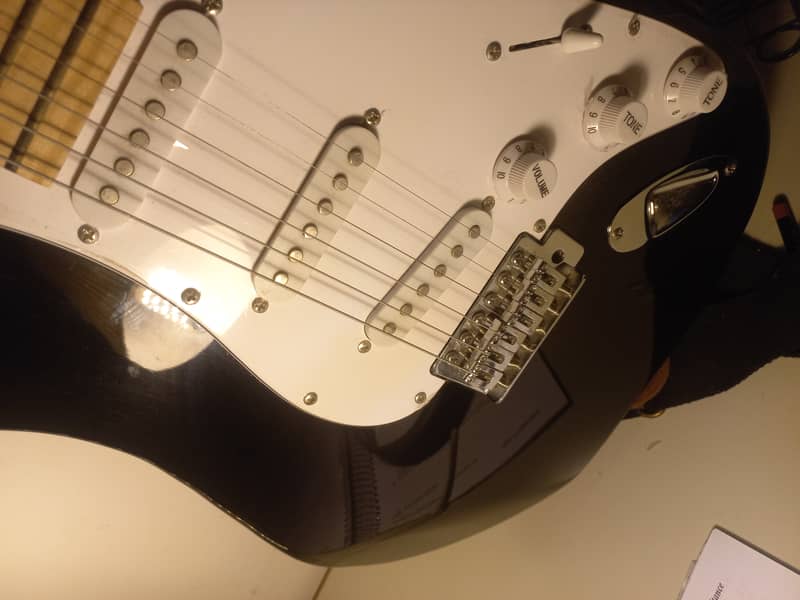 electric guitar with amp (NEW) urgent !!!!  +923338573728 9